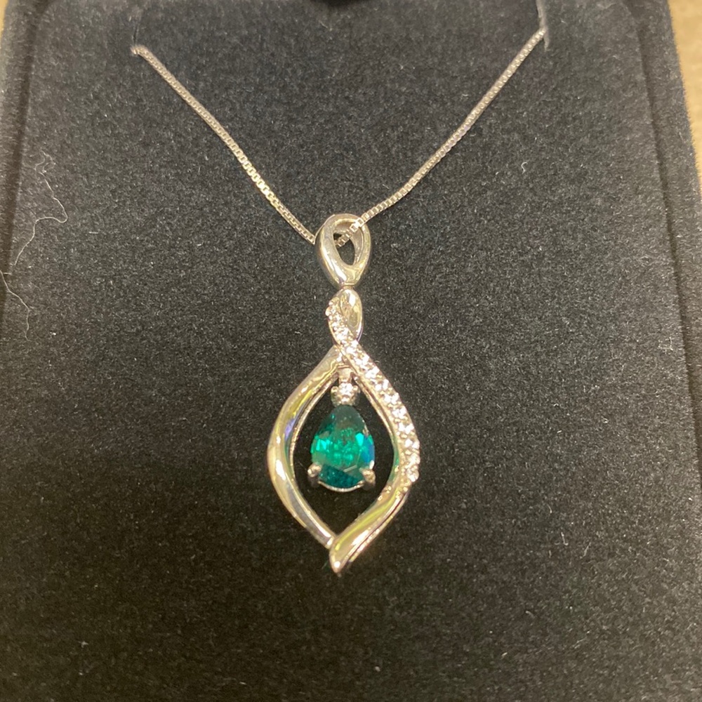 Kay Jewelers Convertible 18inch Chain Emerald Necklace